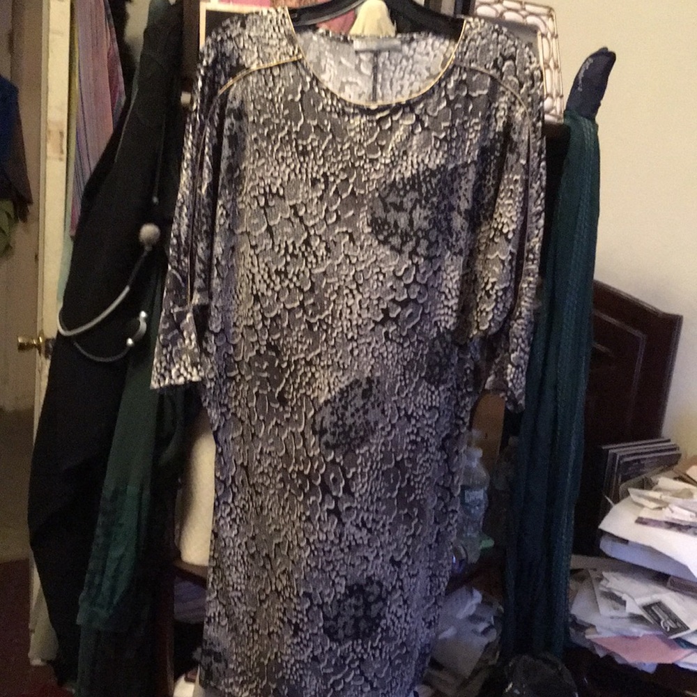 Elegant animal print Tunic L, made in France luxuriously soft, sliming